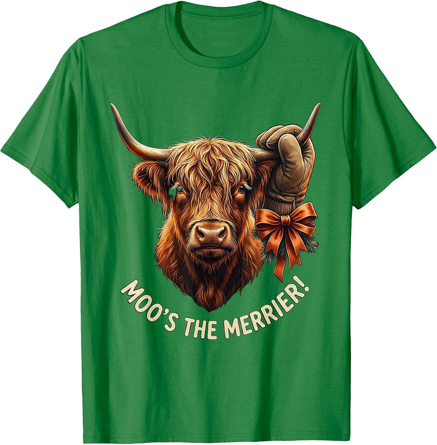 Men's Moo's The Merrier Highland Cow Funny Seasonal Holiday Humor T-Shirt - Kelly Green