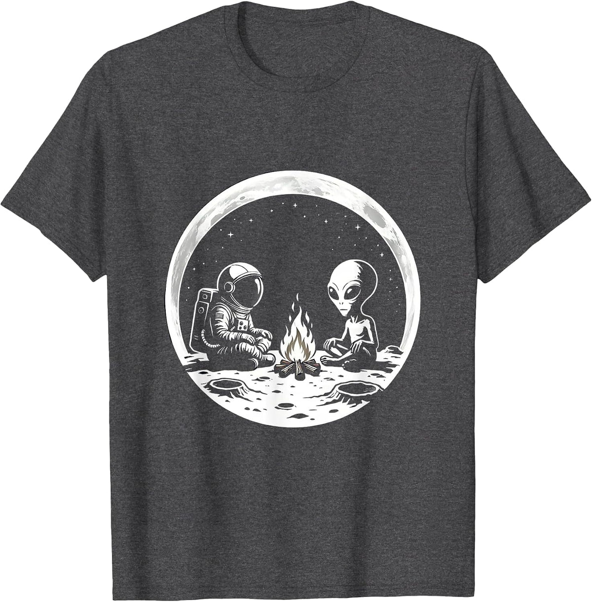 Men's Astronaut and Alien Campfire on the Moon T-Shirt - Dark Heather Grey